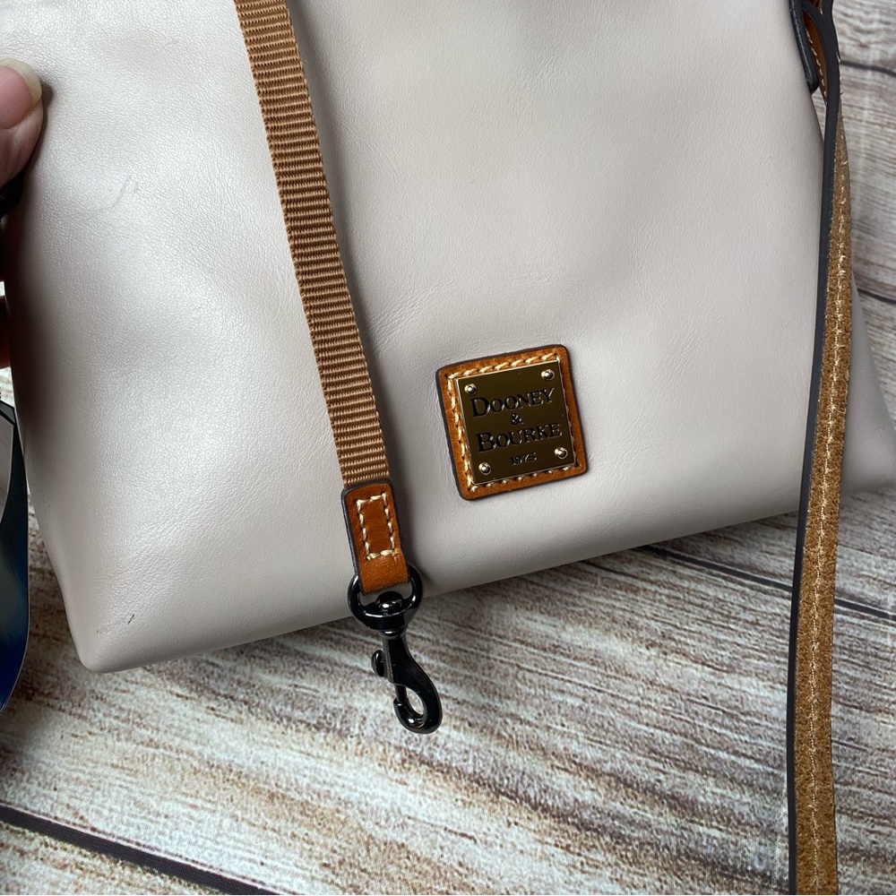 NWT Dooney & Bourke Oyna Crossbody - Picture 4 of 7